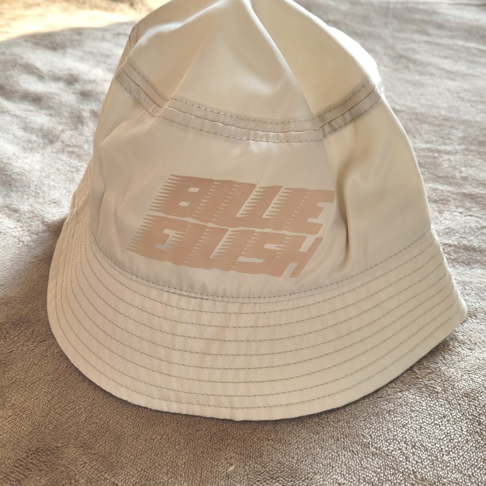 Billie Eilish H&M Divided Bucket Hat XS/S Cream Graphic Logo Music 21893